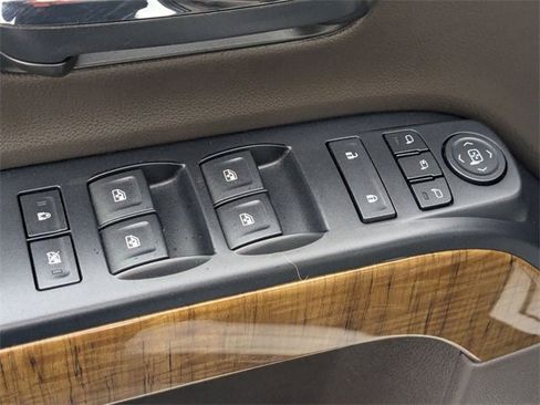 Used 2017 GMC Sierra 2500 SLT w/ Driver Alert Package image 12