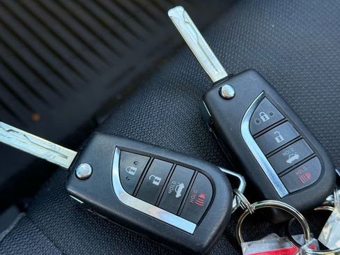 Certified 2024 Toyota Corolla LE image 22