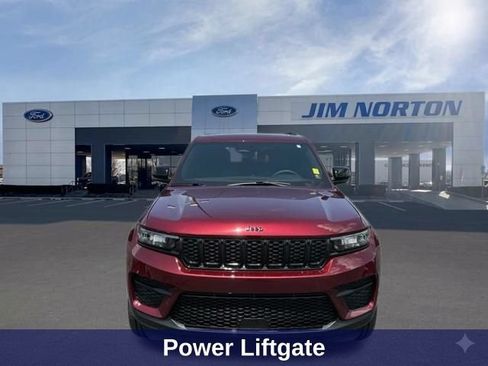 Used 2025 Jeep Grand Cherokee Altitude AWD/4WD image 10