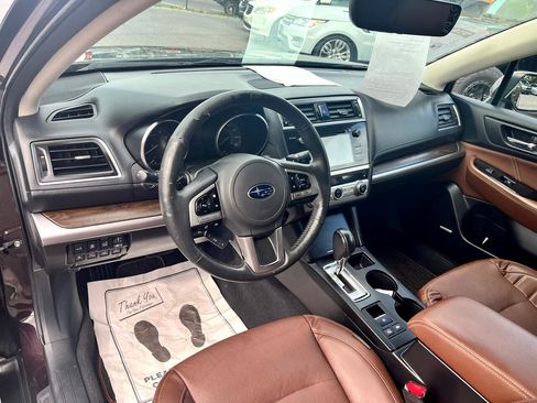 Used 2017 Subaru Outback 3.6R Touring image 10
