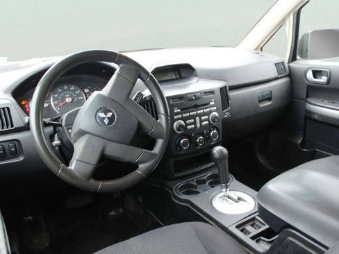 Used 2010 Mitsubishi Endeavor LS AWD/4WD image 8