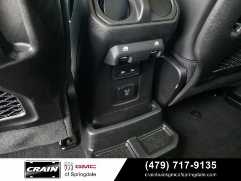 Used 2025 Jeep Wrangler Unlimited Rubicon AWD/4WD image 25
