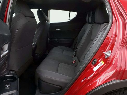 Used 2018 Toyota C-HR XLE FWD image 15