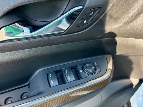 Used 2023 GMC Acadia SLE image 22