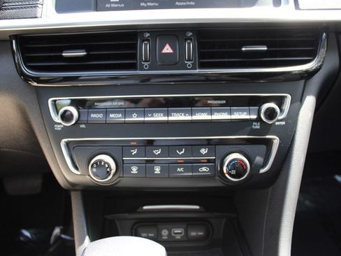 Used 2020 Kia Optima LX FWD image 19
