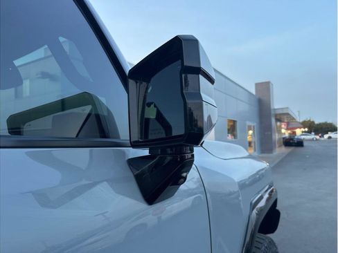 Used 2024 GMC Hummer EV 2X w/ Extreme Off-Road Package image 36