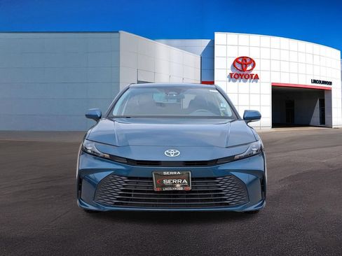 Used 2025 Toyota Camry LE FWD image 4