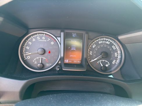 Used 2019 Toyota Tacoma TRD Off-Road w/ Technology Package image 22