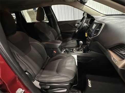 Used 2016 Jeep Cherokee Latitude image 28
