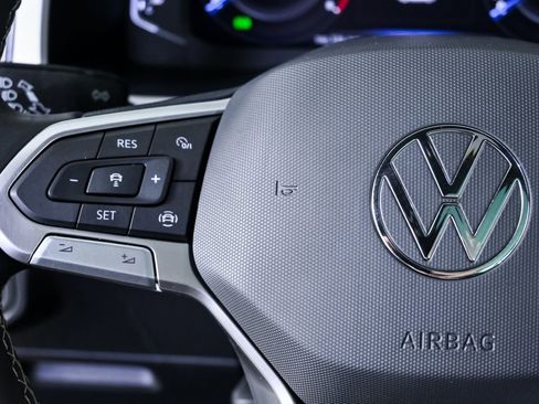 Used 2022 Volkswagen Atlas Cross Sport SE image 10