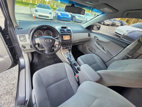 Used 2013 Toyota Corolla LE FWD image 14