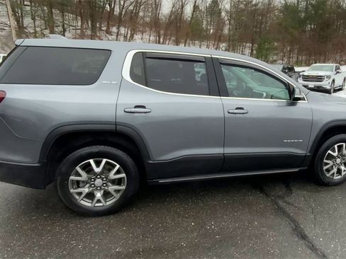 Used 2022 GMC Acadia SLE image 10