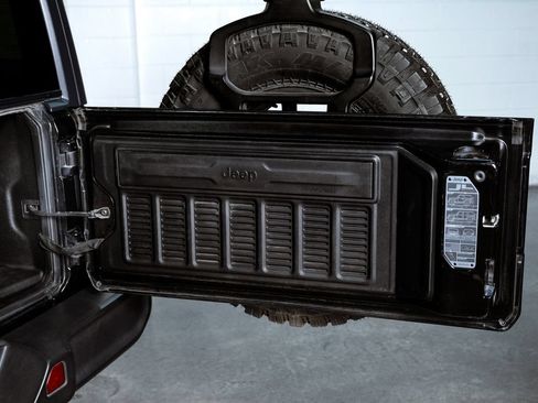 Used 2021 Jeep Wrangler Unlimited Rubicon AWD/4WD image 42