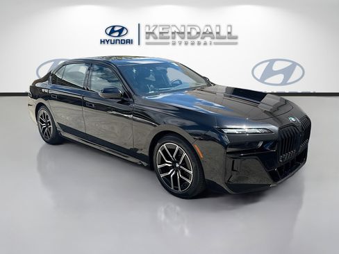 Used 2023 BMW 760i xDrive w/ Executive Package AWD/4WD image 1