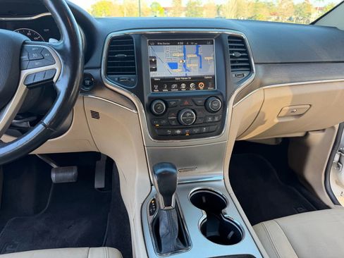 Used 2016 Jeep Grand Cherokee Limited image 17