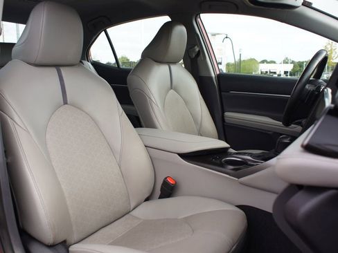 Used 2023 Toyota Camry XSE image 21