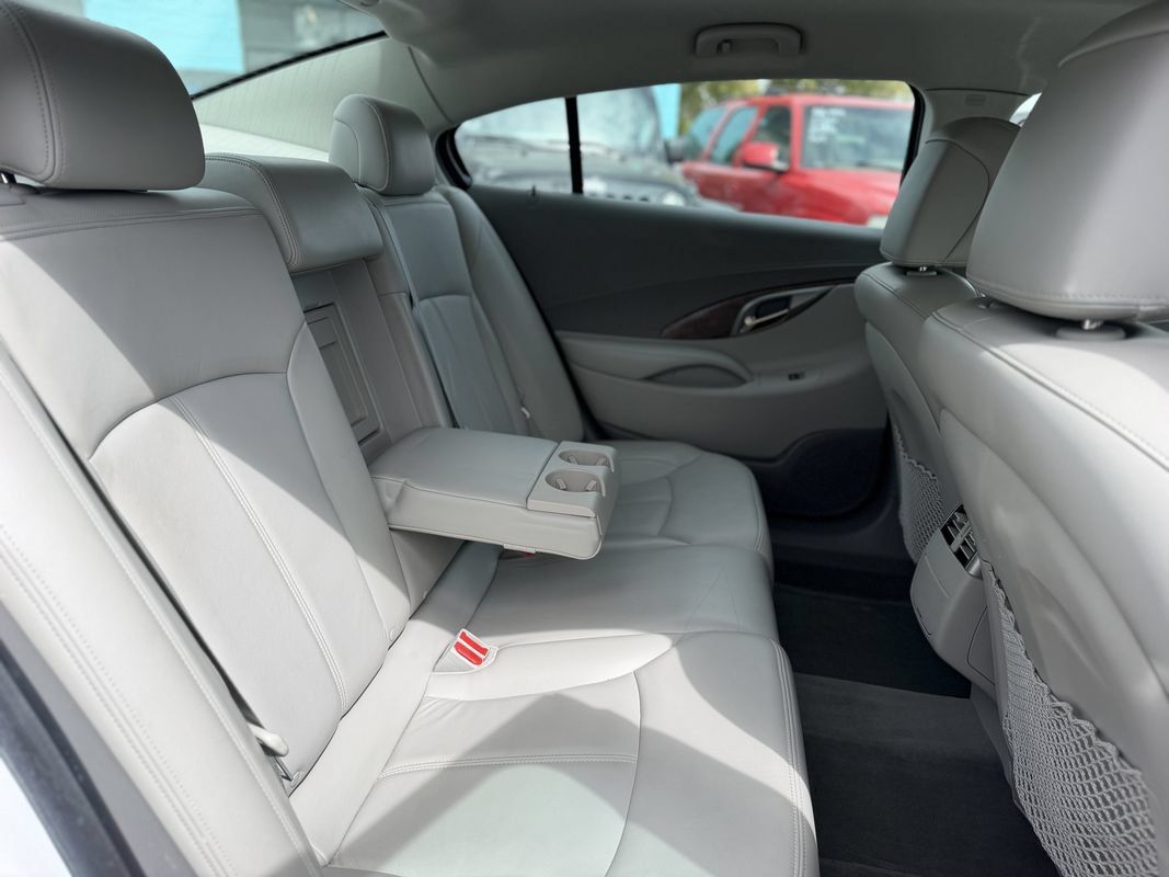 Used 2010 Buick LaCrosse CXL FWD image 12