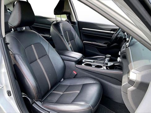 Used 2024 Nissan Altima 2.5 SR image 22