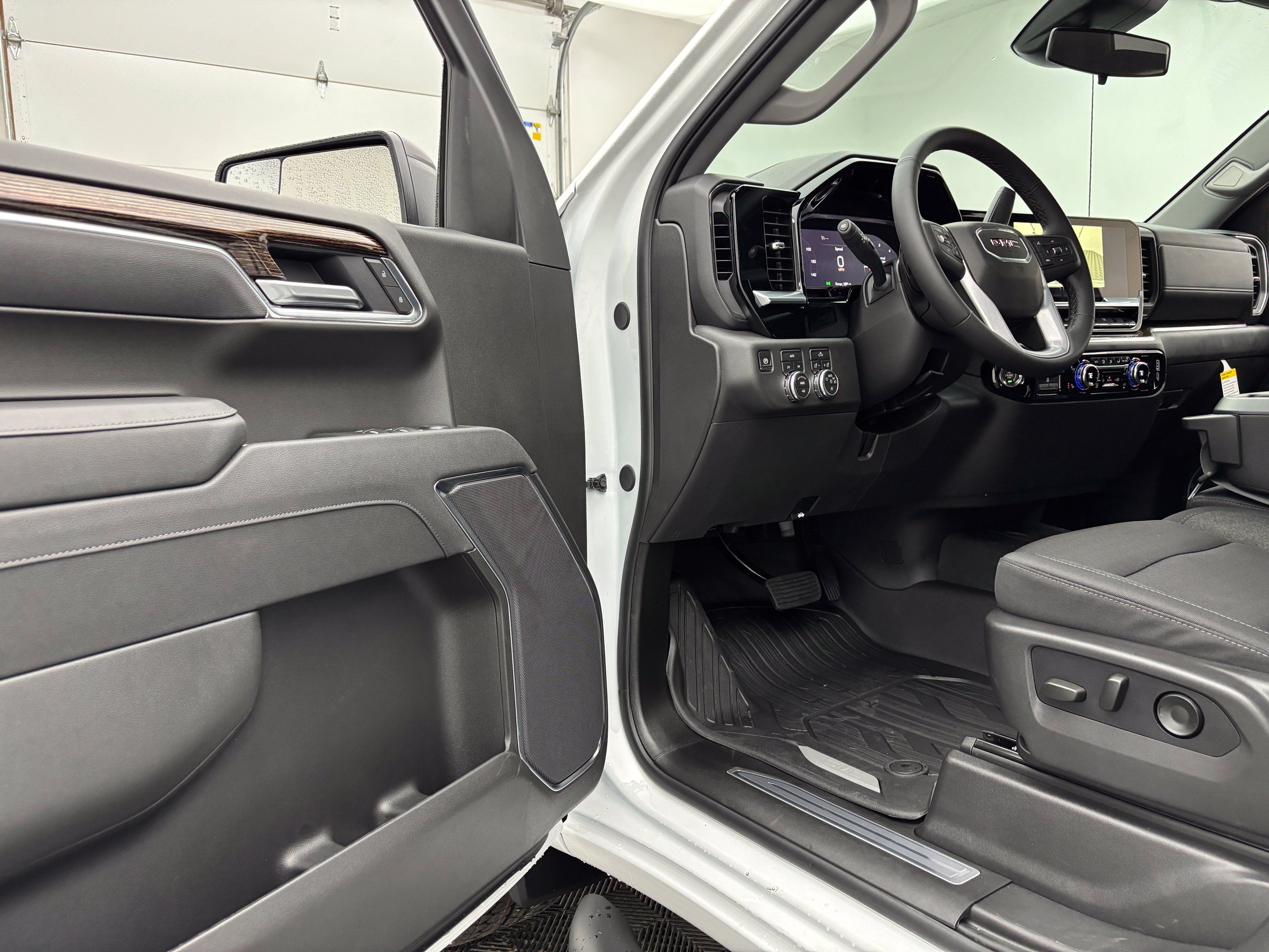 New 2026 GMC Sierra 1500 Elevation w/ Elevation Select Package AWD/4WD image 14