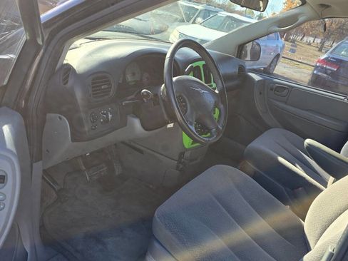 Used 2007 Chrysler Town & Country Touring image 7