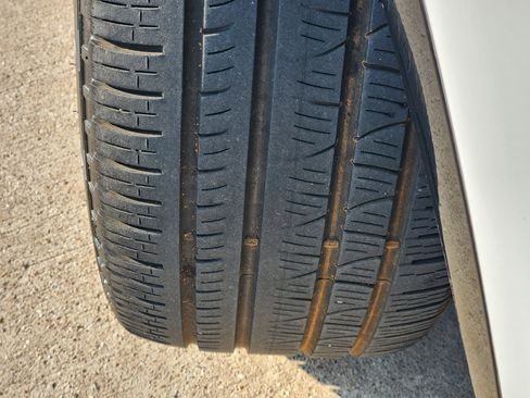 Used 2019 Land Rover Discovery HSE image 11