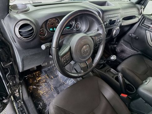 Used 2018 Jeep Wrangler Unlimited Sport w/ Connectivity Group AWD/4WD image 16