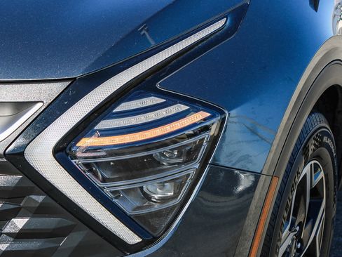 Used 2024 Kia Sportage LX image 10