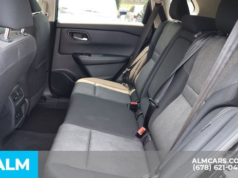 Used 2024 Nissan Rogue SV FWD image 17