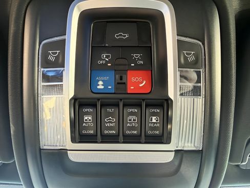 Used 2024 RAM 1500 Limited AWD/4WD image 27