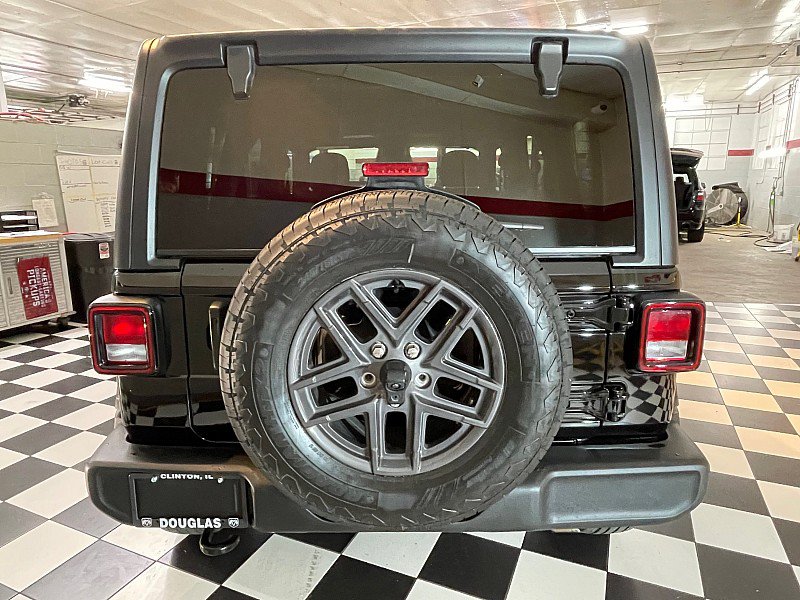 Used 2025 Jeep Wrangler Unlimited Sport AWD/4WD image 5