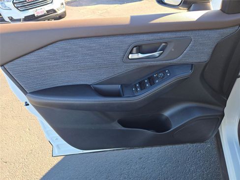 Used 2023 Nissan Rogue SV image 22