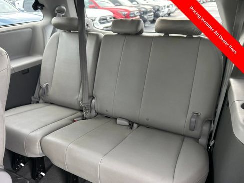 Used 2020 Toyota Sienna XLE Premium AWD/4WD image 18
