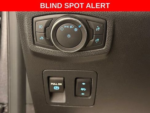 Used 2018 Ford F150 Lariat w/ Equipment Group 502A Luxury AWD/4WD image 11