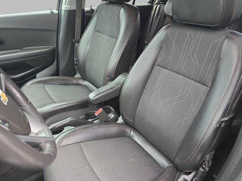 Used 2020 Chevrolet Trax LT w/ Sun & Sound Package AWD/4WD image 15