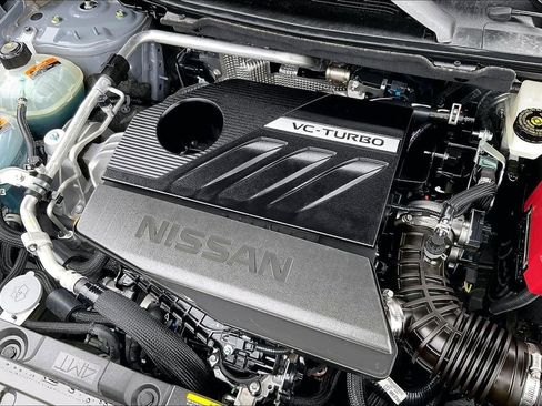 Used 2025 Nissan Rogue Platinum AWD/4WD image 43