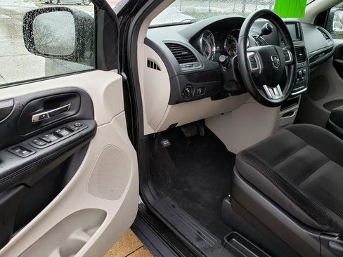 Used 2017 Dodge Grand Caravan SE w/ Power Window Group image 10