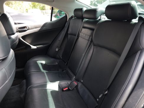 Used 2011 Lexus IS 350 w/ Premium Pkg Value Edition RWD image 12