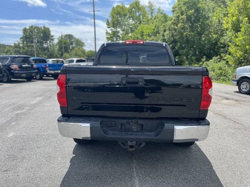 Used 2018 Toyota Tundra SR5 w/ SR5 Upgrade Package AWD/4WD image 9
