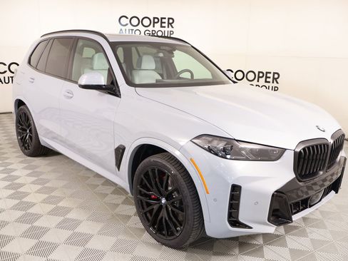 New 2026 BMW X5 xDrive40i w/ M Sport Package AWD/4WD image 1