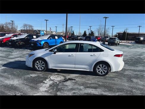 Used 2024 Toyota Corolla LE image 5