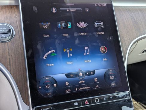 Used 2022 Mercedes-Benz C 300 Sedan image 11