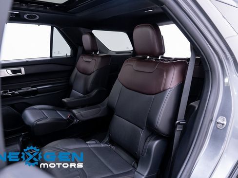 Used 2023 Ford Explorer Platinum w/ Technology Package image 42