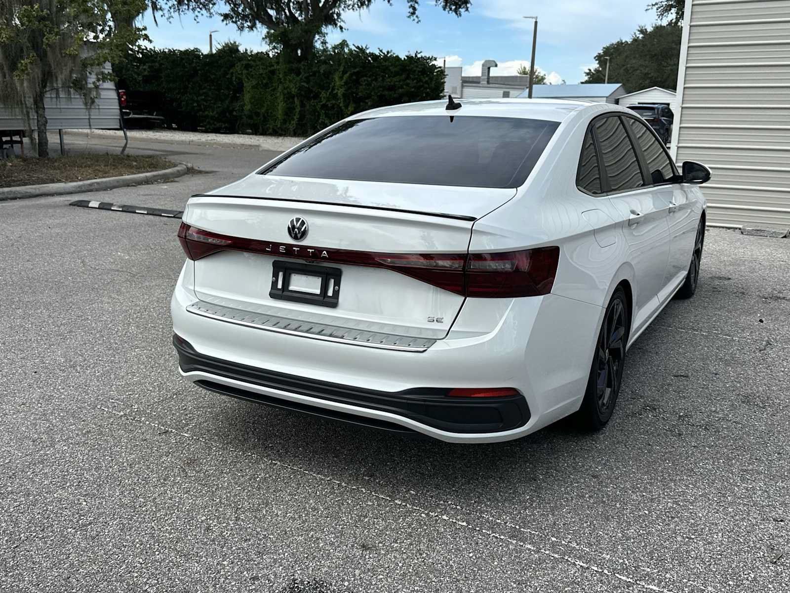 Used 2025 Volkswagen Jetta SE FWD image 6