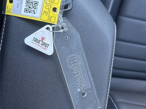 Used 2024 Volkswagen Jetta SE image 31