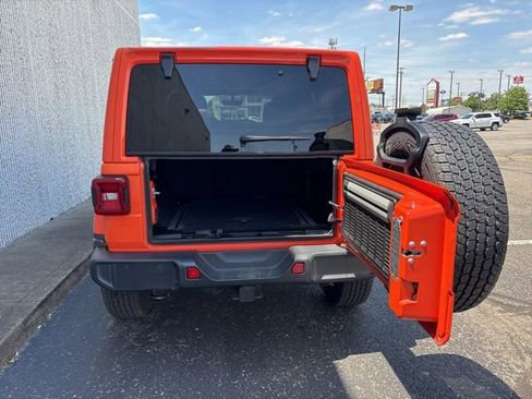 Used 2019 Jeep Wrangler Unlimited Sahara w/ Uconnect 4C Nav & Sound Group AWD/4WD image 35