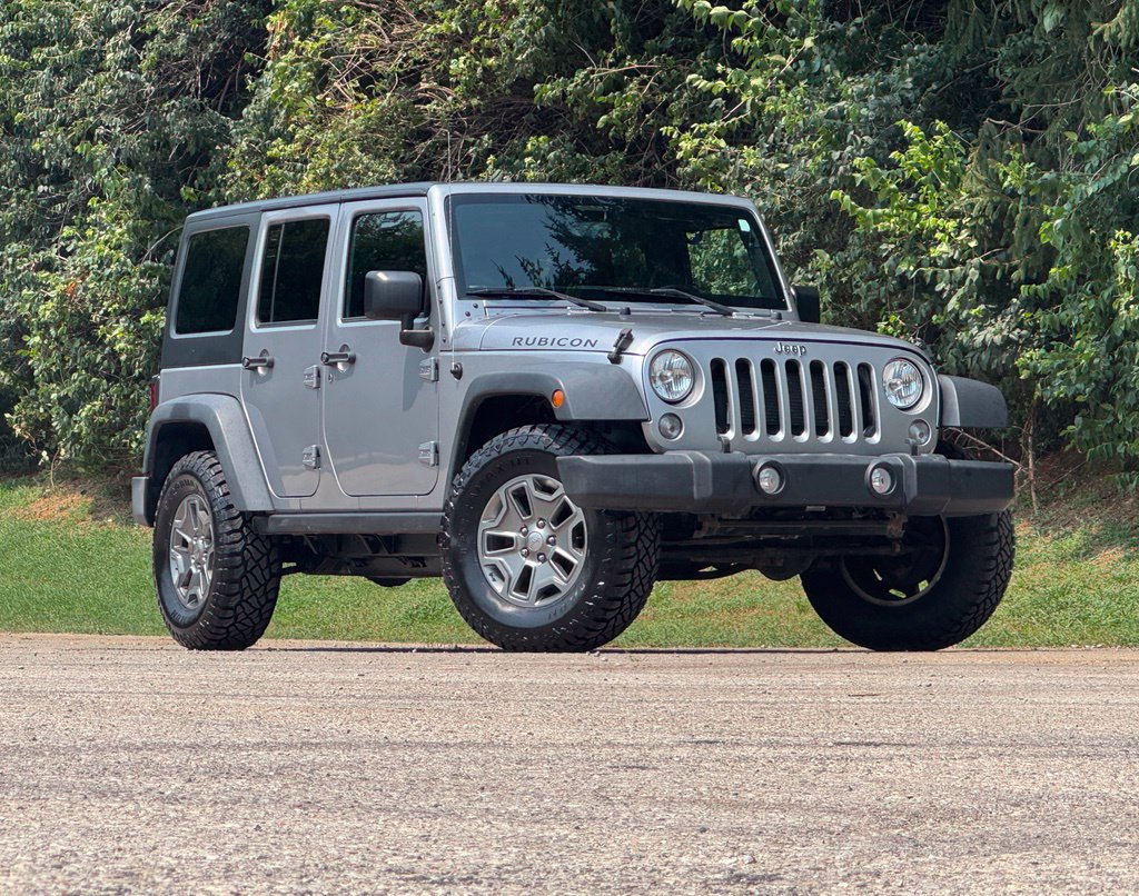 Used 2017 Jeep Wrangler Unlimited Rubicon w/ Connectivity Group AWD/4WD image 2