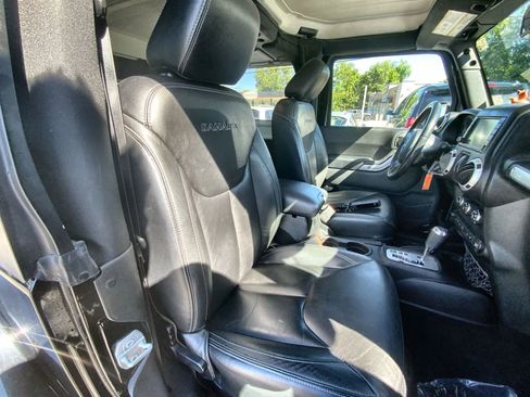 Used 2016 Jeep Wrangler Sahara w/ Connectivity Group AWD/4WD image 23