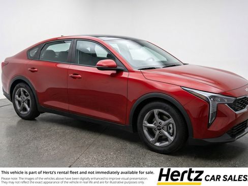 Used 2025 Kia K4 LXS image 1