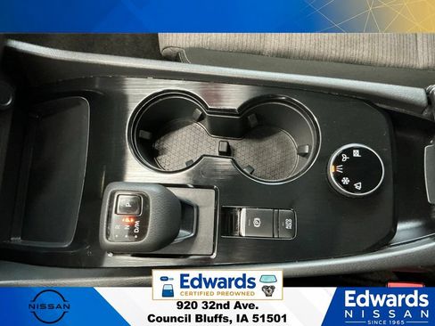Used 2022 Nissan Rogue SV AWD/4WD image 27