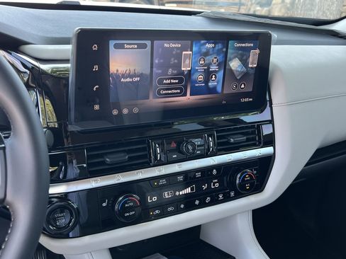 New 2026 Nissan Pathfinder SL FWD image 11